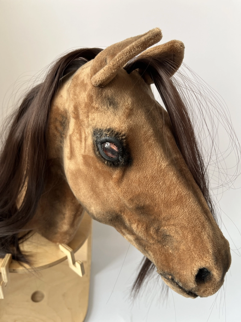 REALISTYCZNY HOBBY HORSE A3 KASZTAN  – 1 sztuka, edycja limitowana