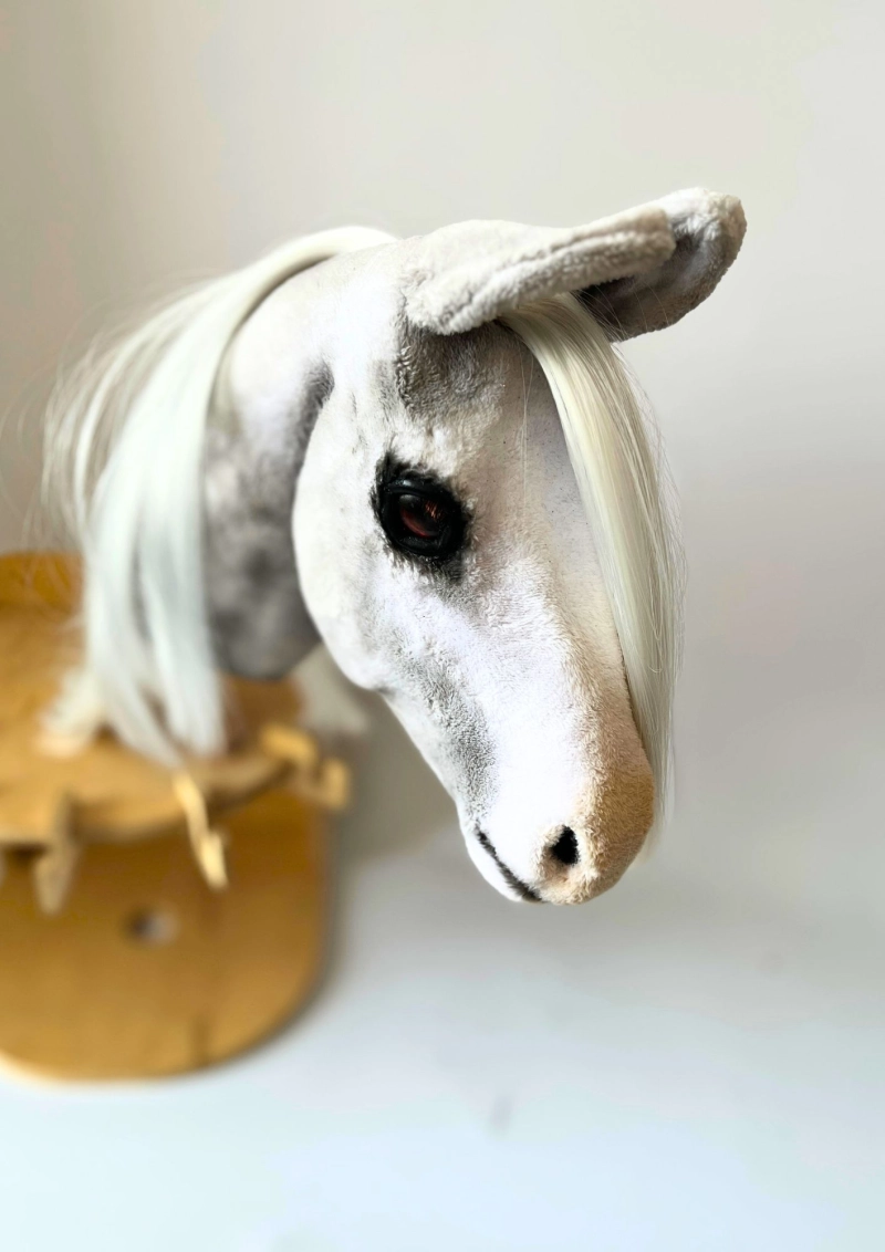 REALISTYCZNY HOBBY HORSE A4 – 1 sztuka, edycja limitowana