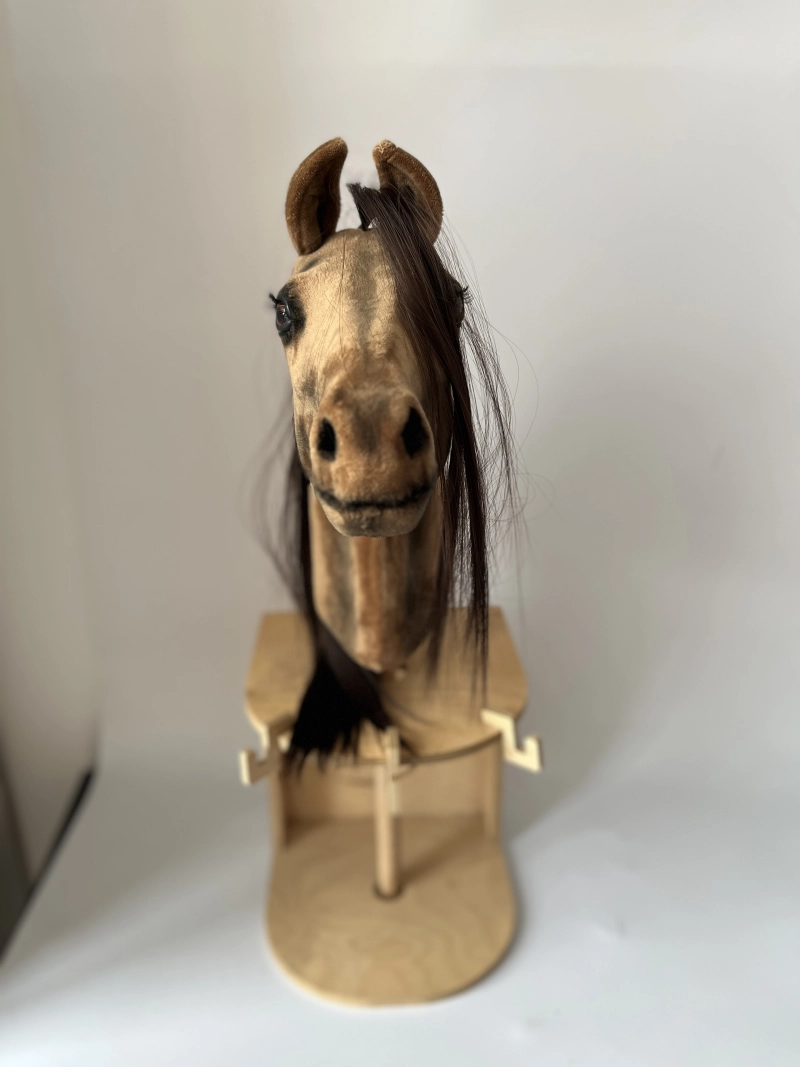 REALISTYCZNY HOBBY HORSE A3 KASZTAN  – 1 sztuka, edycja limitowana