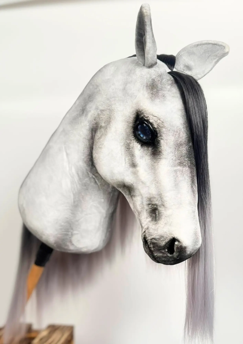 UJEŻDŻENIOWY REALISTYCZNY HOBBY HORSE A3 – SZARY