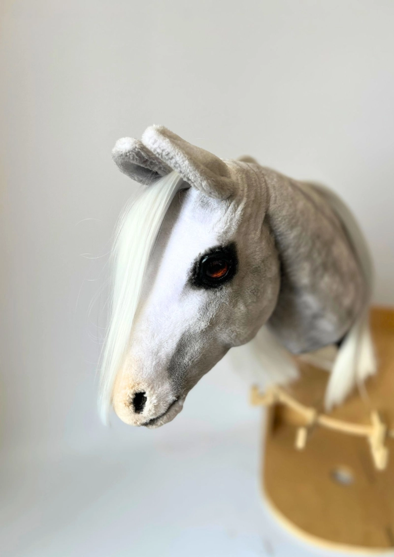 REALISTYCZNY HOBBY HORSE A4 – 1 sztuka, edycja limitowana