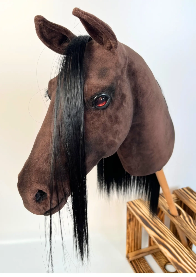 REALISTYCZNY HOBBY HORSE – CIEMNY KASZTAN/CZARNA