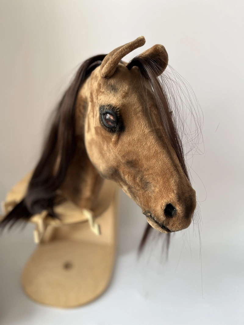 REALISTYCZNY HOBBY HORSE A3 KASZTAN  – 1 sztuka, edycja limitowana
