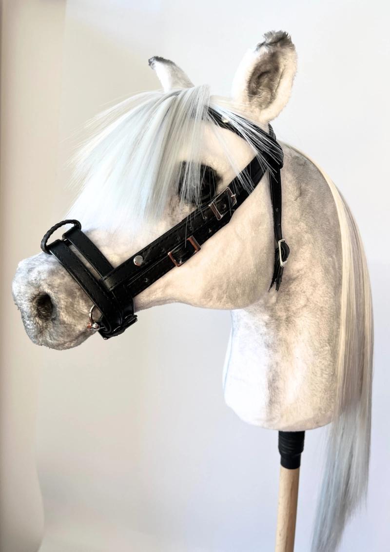REALISTYCZNY HOBBY HORSE – BIAŁY KOŃ ARABSKI