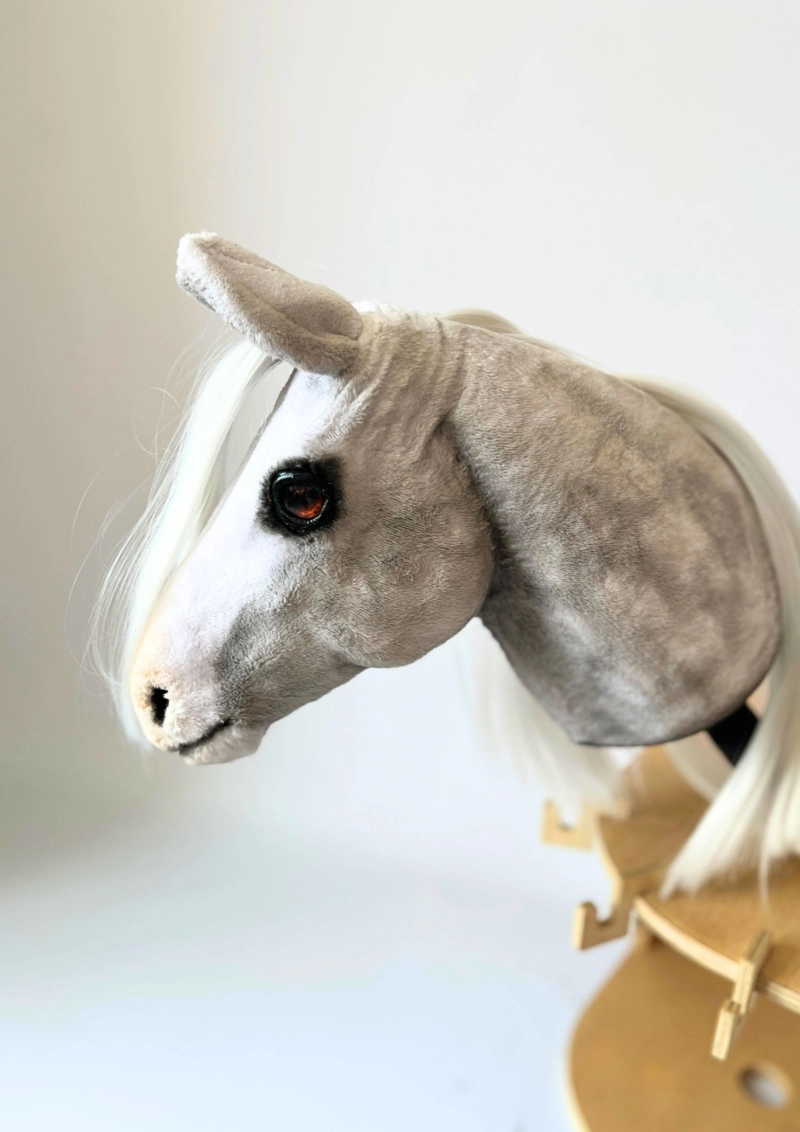 REALISTYCZNY HOBBY HORSE A4 – 1 sztuka, edycja limitowana