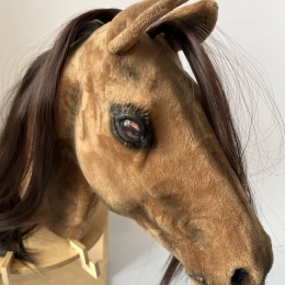 REALISTYCZNY HOBBY HORSE A3 KASZTAN  – 1 sztuka, edycja limitowana