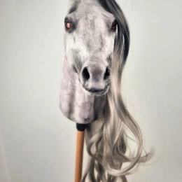 REALISTYCZNY HOBBY HORSE – SZARY/SZARA