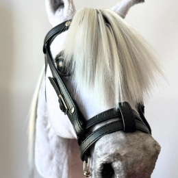 REALISTYCZNY HOBBY HORSE – BIAŁY KOŃ ARABSKI