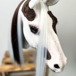 REALISTYCZNY HOBBY HORSE – SROKATY