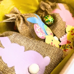 BOX WIELKANOCNY - 3 woreczki z zawartością+naklejki+słodycze