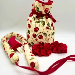 ZESTAW 2 Cherry Lady - kosmetyczka, wałki do kręcenia na sucho, 2xscrunchie