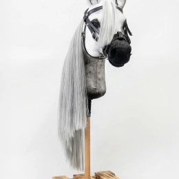 REALISTYCZNY HOBBY HORSE – BIAŁY KOŃ ARABSKI