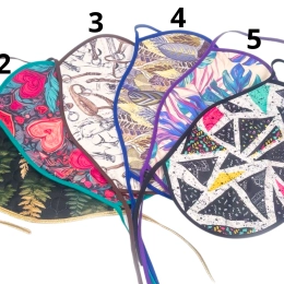 ZESTAW AKCESORIÓW - 7 ELEMENTÓW (derka, nauszniki, ogłowie, wodze, 3 naczółki, 10 charmsów, zestaw szczotek ) - RÓŻNE KOLORY DO WYBORU